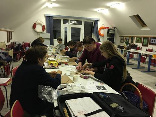 Bútorfestő Közösségpont