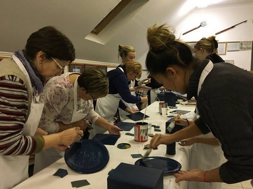 Bútorfestő Közösségpont